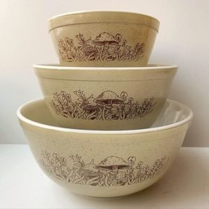 1981 Forest Fancies Pyrex Mixing Bowl Set